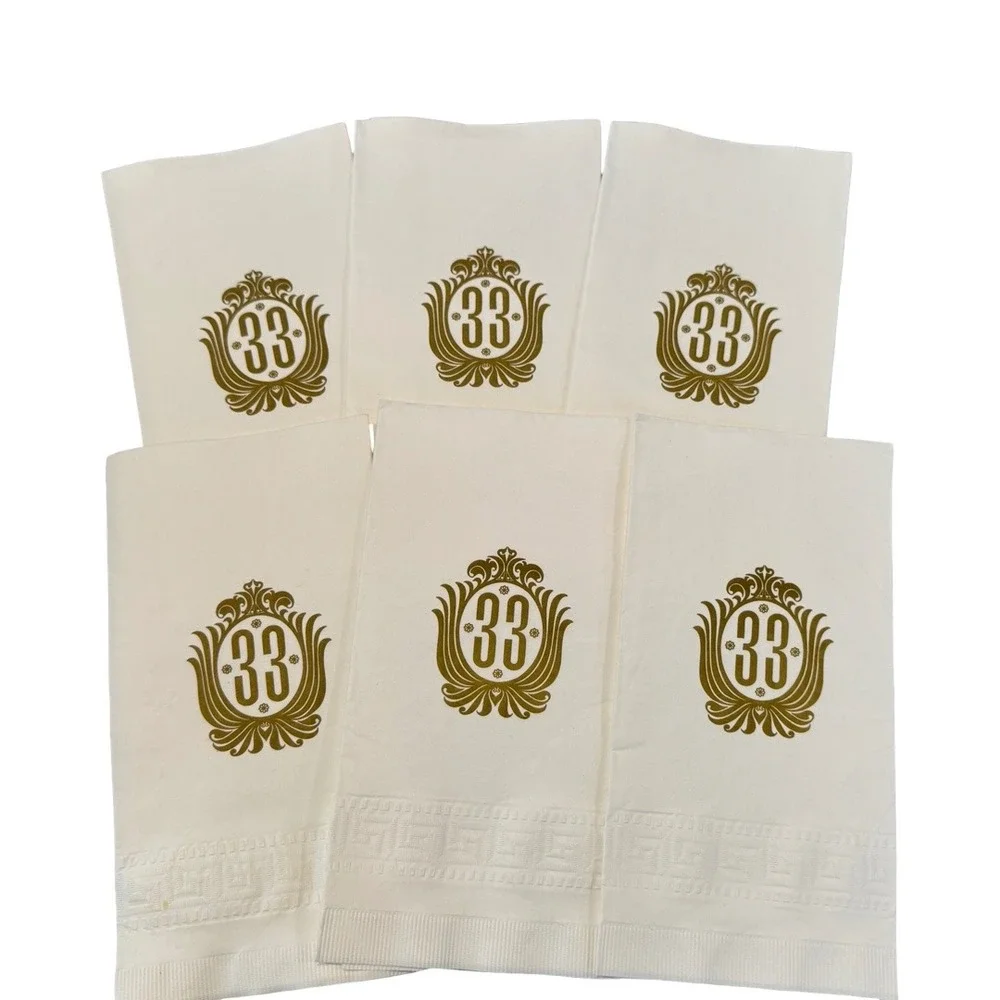 Disney Club 33 Disneyland Exclusive White‎ Gold Logo Cloth Dinner Napkins Set 6